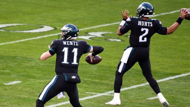 Eagles - Jalen Hurts Carson Wentz